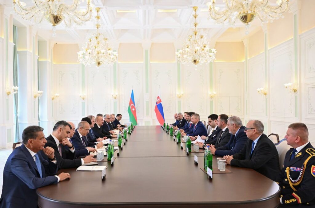 İlham Əliyevin Şuşada Slovakiya Prezidenti ilə geniş tərkibdə görüşü olub 746791627 1059934196696010 2638512046826363391 n 6a55e01fac6d7